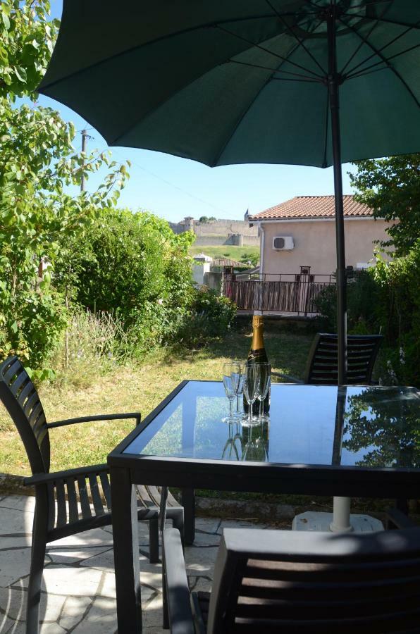 Jardin Du Petit Gatsby Apartamento Carcassonne Exterior foto